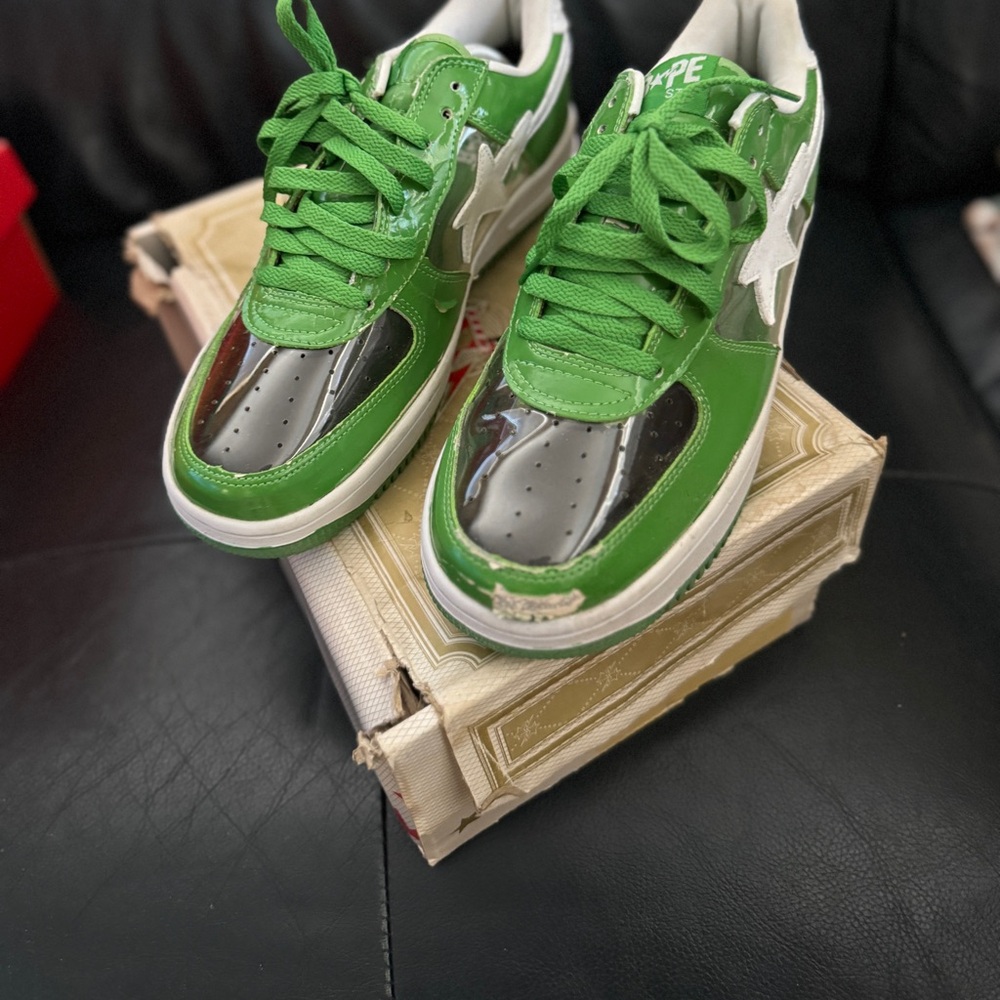 Bapesta green (not wearable they will fall apart)